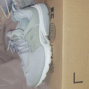 Gray/grey nike prestos sneakers